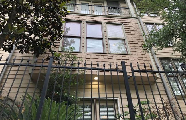 4 Story Rooftop - Executive Corporate Housing - Photo 36