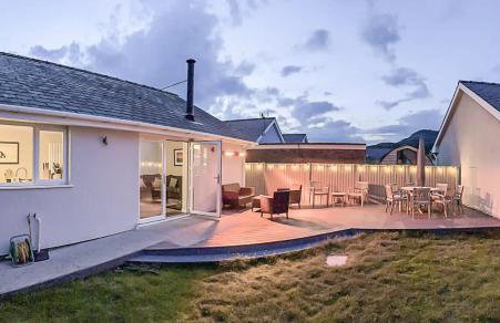 Family-Friendly Retreat between Beach & Mountains - Foto 1