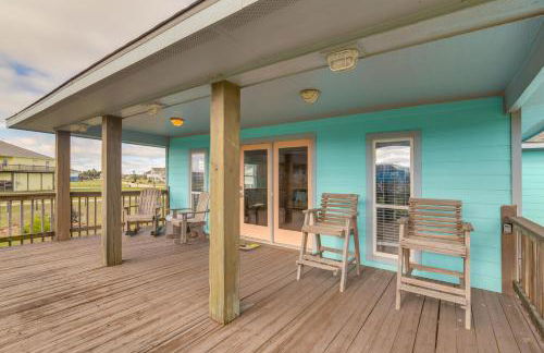 Steps to Sea! Crystal Beach Home with Furnished Deck - Foto 4