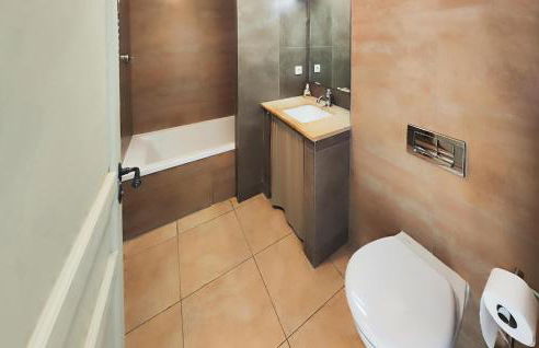 2 Bedroom Gorgeous Home In Saint-Laurent-De-La-Ca - Foto 18