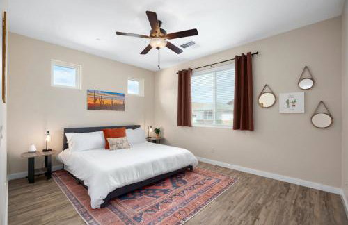 Stunning Views + Hot Tub + Location! 3 bed/3 bath - Foto 24