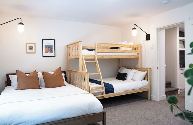 Revelation Retreat by Revelstoke Vacations - Foto 8