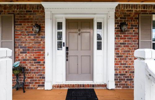 Lilburn Gateway with Game Loft, Fire Pit, Stone Mountain - Foto 55