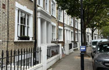 Kensington apartment with 2 bedrooms 1 living room and Patio - Photo 1