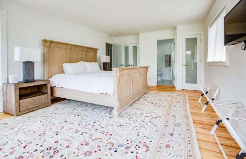 Berkshire Vacation Rentals: The Brookman: Renovated 6000 SF Estate On 40 Acres - Foto 35