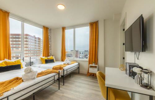 Bright and Bold Escape with NYC Views and Free Parking, Sleeps 9 and 2 Baths - Foto 13