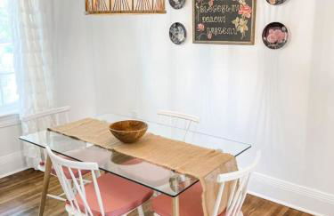 Adorable 1BR Apt. w KING bed 1 m. to square - Foto 18