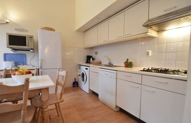 Spacious Coastal Getaway Bergen - Photo 5