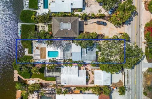 Blue Lagoon Hideaway 3BR Coastal Chic Retreat - Photo 33