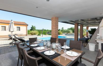 Beautiful Villa Sveta Anna with jacuzzi in Tinjan - Foto 4