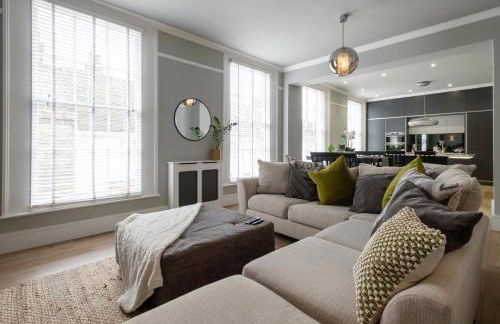 Stylish Central Apartment with Parking & Lift - Foto 19