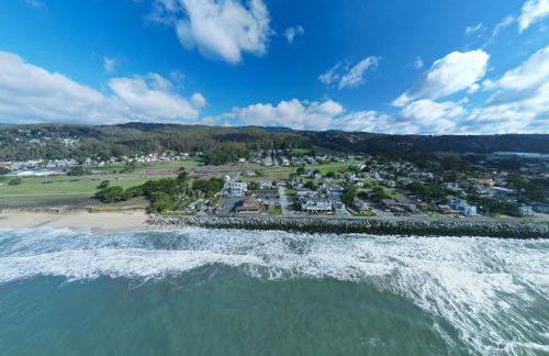 1 block to beach, Private Hot Tub, Fire Pit and BBQ - Foto 31