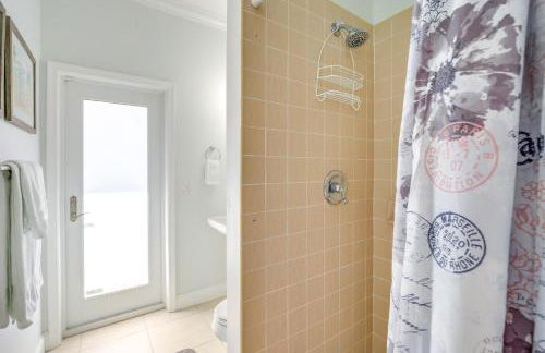 Canal Access and Pool Lighthouse Point Getaway! - Foto 26