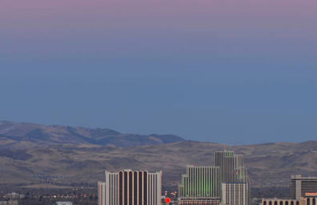 Stylish Sleek 4BR Nevada Home Near Downtown Reno - Foto 33