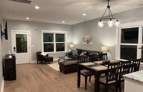 Brand New Luxury home 2022-Hot Tub-Pet Friendly - Foto 17