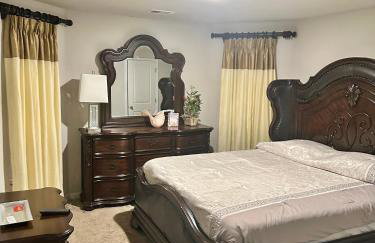 Exquisite 5 Bedroom Near Airport - Foto 9