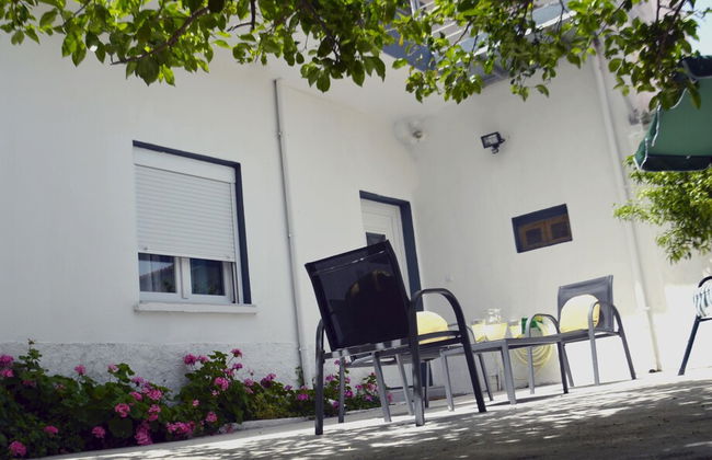 Chrismma 1-bed Apt With Private Yard & Parking - Foto 22