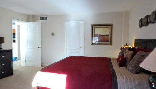 Brooks Tower Downtown Denver Furnished Apartment - Foto 3