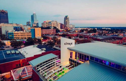 Warehouse District Modern Condo with Private Garage - Foto 39