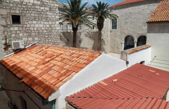 Old town house - Photo 29