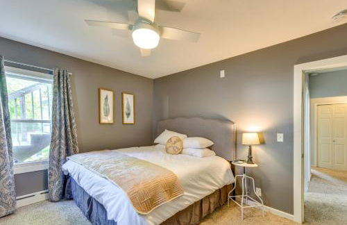 Dog-Friendly Watertown Vacation Rental with Deck - Foto 12