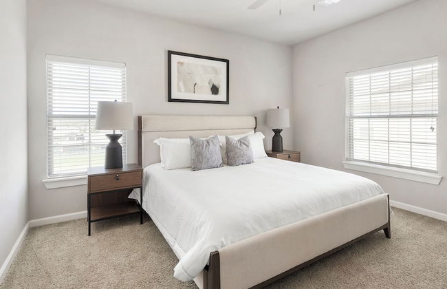 Westpointe Drive Apartments by Landing - Photo 11