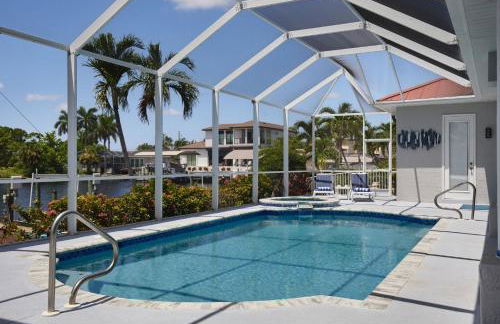 Cape Serenity- Premier Waterfront Villa with Kayaks and Bikes - Photo 31