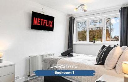 JRR STAYS WV12 3 bedroom, and Wi-Fi - Foto 26