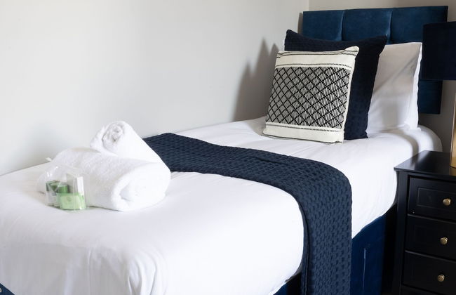 Spacious 2 Bed Apt Sleeps 5 Relocation Kent - Foto 13