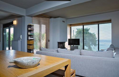 Elia Seafront Villa - Photo 13