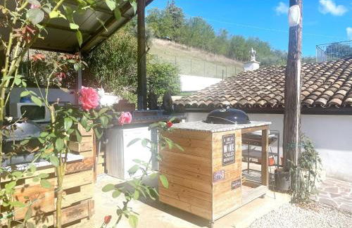 Hillside Escape with Pool - Foto 39