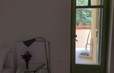 Διαμέρισμα σε ανακαινισμένο αρχοντικό 19ου αιώνα, κέντρο Μύρινας - Photo 24