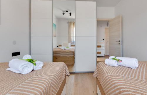 Terra Maiorum -12 person private Villa - heated pool and water massage - Foto 31