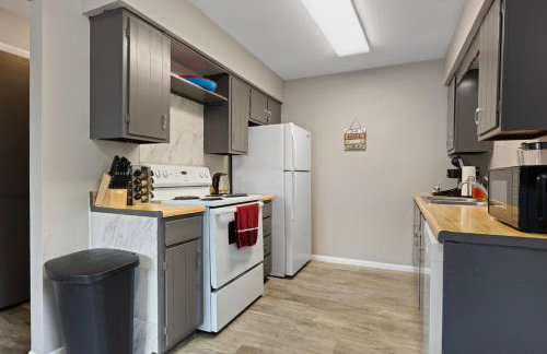 Cozy2bd Aurora Chgolnd Freeparkg Sleeps6 FreeWI-FI - Foto 12