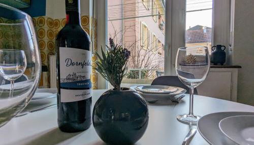 65qm Altbaucharme mit zwei Balkonen - Photo 2