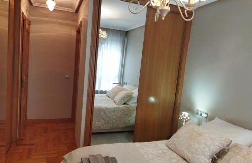 Céntrico apartamento Oviedo Parking y wifi gratuitos Admite mascotas - Foto 4