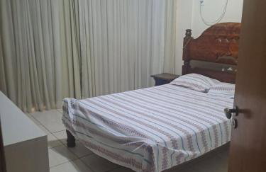 Apartamento para 8 pessoas 3 quartos com ar condicionado e 3 garagens! A 15 minutos do autódromo! - Foto 9