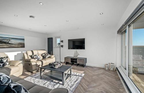 Sea View Luxury Apartment 3 bedrooms Free Parking - By Coast Apartments - Photo 47