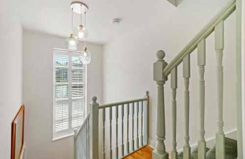 3 Bedroom Mews Home - Clapham Common - Free Private Parking - Sleeps 5 - Newly Refurbished - Sweetpea & Pillow Properties - Foto 15