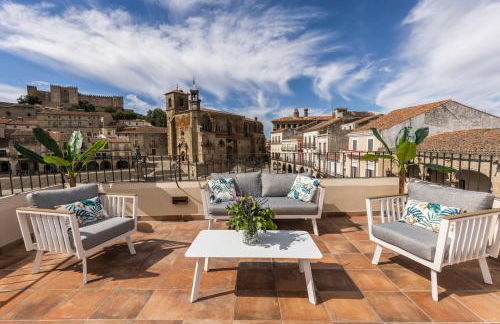 Apartamentos El Patio, Plaza Mayor Trujillo - Photo 2