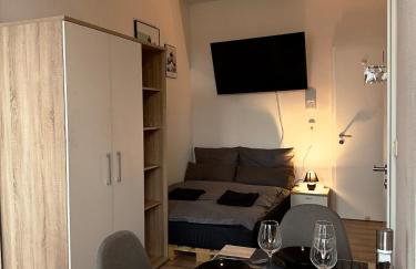 Gemütliche Altbauwohnung direkt am Bahnhof - Ruhig, Zentral mit Küche - Foto 1