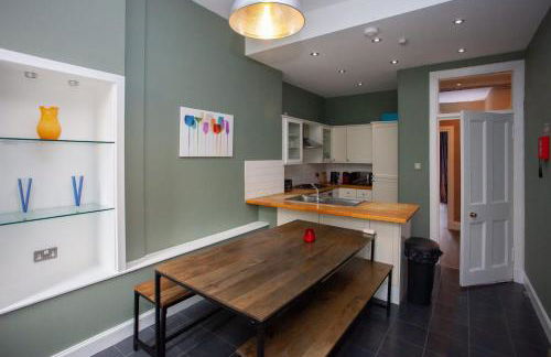 Modern, Light-filled and Sleek West End Apartment - Foto 15