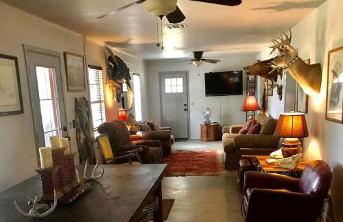 Creekside Cabin in Llano Ideal for a Weekend Getaway in Texas Hill Country - Foto 13