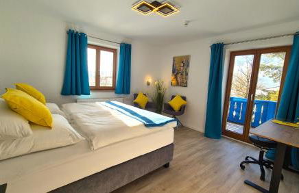 Ferienwohnung Lichtblick Oberbayern, sonnig, Bergblick, großer Balkon - Foto 1