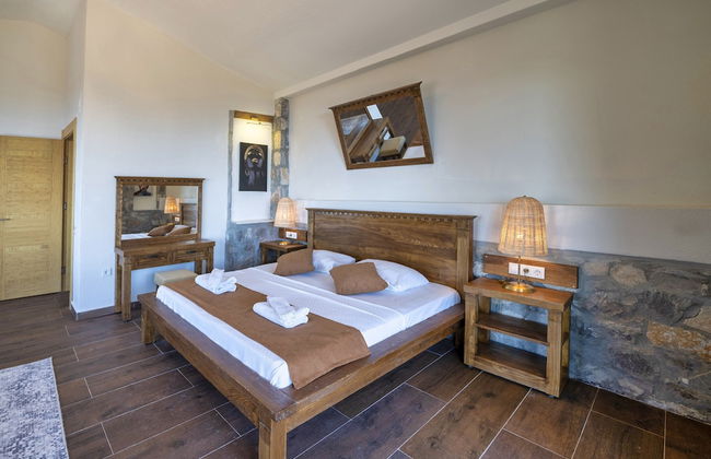 Villa Pine Private Located in a Quiet and Picturesque Location - Photo 2