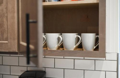 FREE Parking, Netflix in East Liberty By Parks and Uni - Foto 31