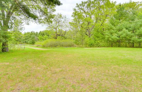 Secluded Lakefront Gem on 300 Acres in Webster - Foto 17