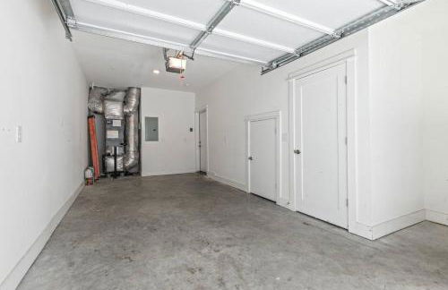 Walk to Vanderbilt and Belmont with Garage and Rooftop Deck - Foto 15