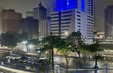 Apto com piscina e garagem para até 04 hóspedes perto SSA Shopping - Foto 13