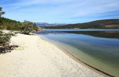 Seafront Villa Noah with heated pool - Foto 37